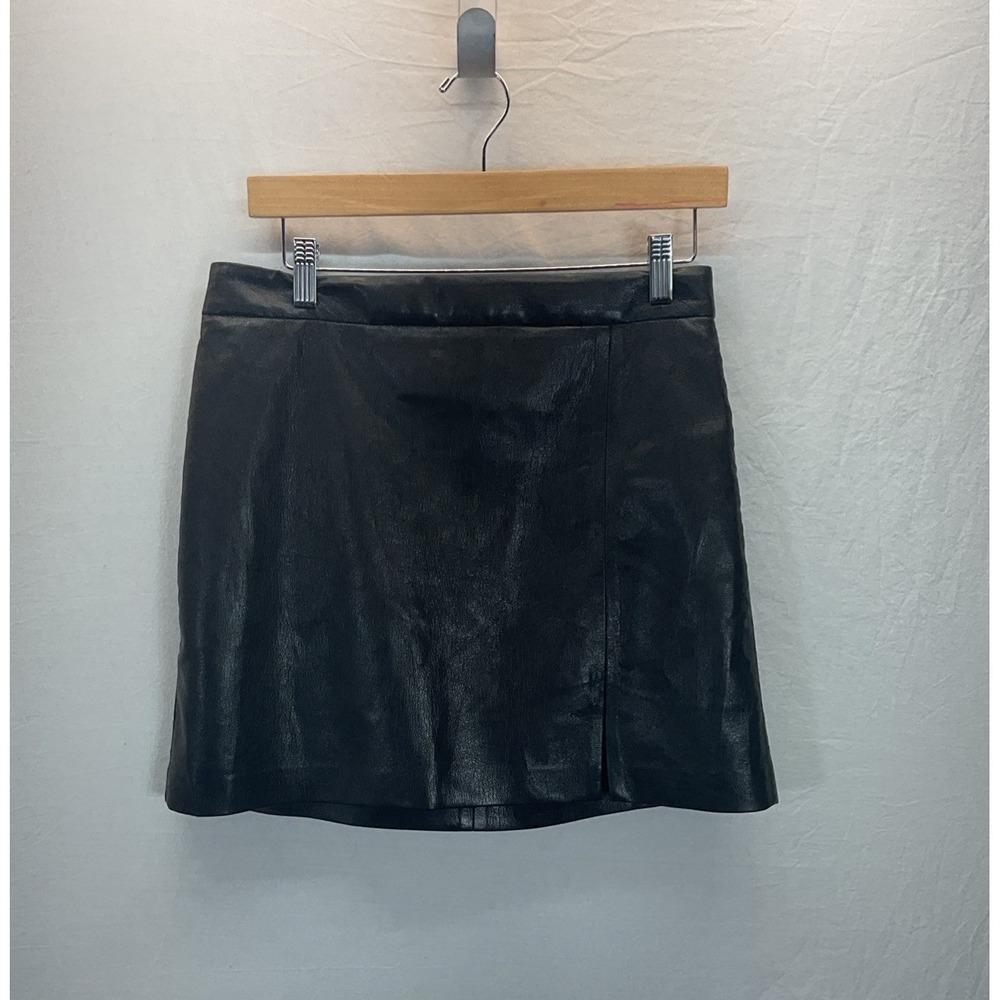 Wilfred Aritzia Patio Mini Skirt 10 Vegan‎ Faux Leather Slit Black Soft